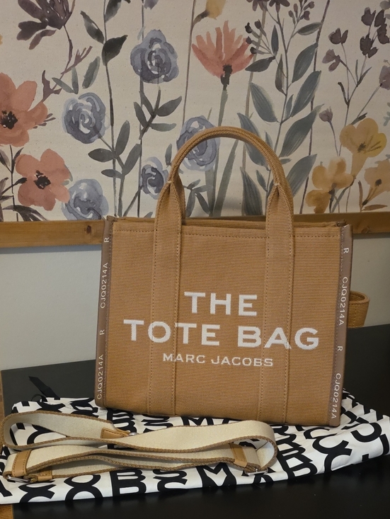 Marc Jacobs Handbags - Marc Jacobs Medium Jacquard The Tote Bag